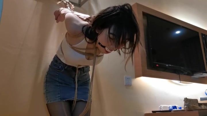 身材火爆的尤涵 Preview 2