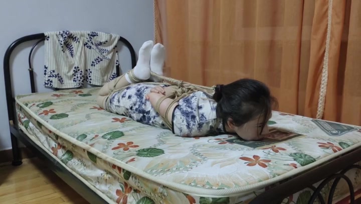 萌妹子小夏的驷马骑乘压制tk Preview 4