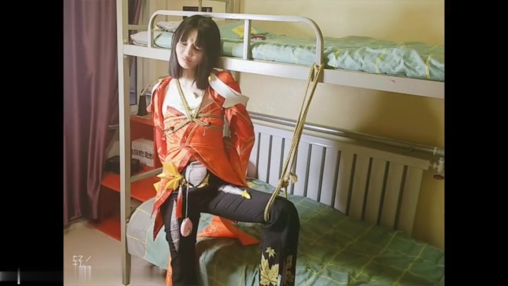绳次元 COS公孙离-单腿吊缚蛋蛋内入！注意！ Preview 3