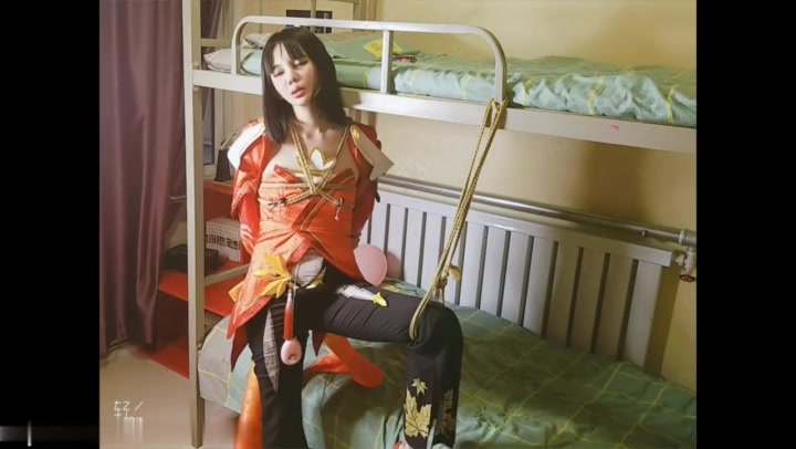 绳次元 COS公孙离-单腿吊缚蛋蛋内入！注意！ Preview 4