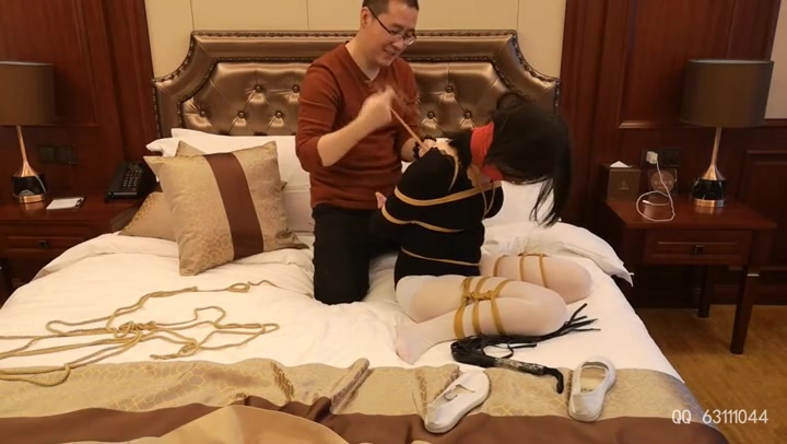 随心原创 新模嘉文 气质美女 丰满的甜妹试镜 白丝体操服挠痒 敏感至极 Preview 4