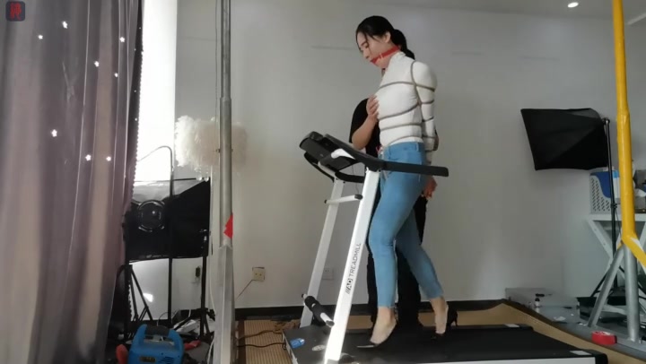 绳之韵 菲菲绳模的正确健身方式（第一集）捆绑高跟健步走，股绳、口球、牛仔裤、10CM高跟 Preview 4