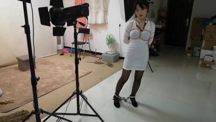 束缘阁 紫依 女烈 戴重镣的老虎凳 Preview 1