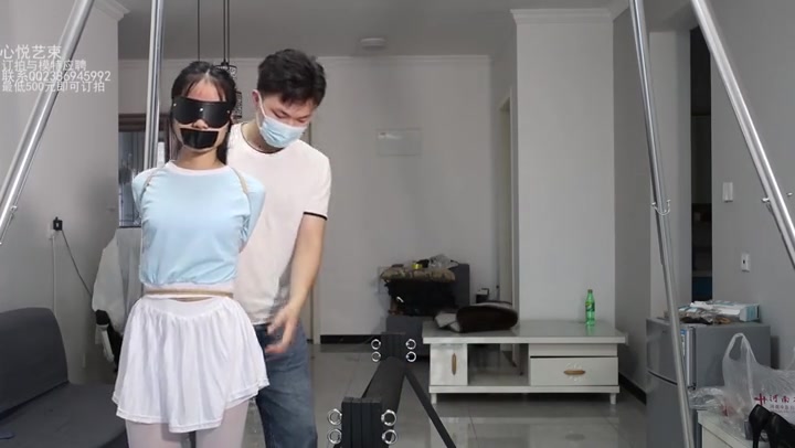 心悦艺束 啦啦队长的欧式M字，震动骚扰 Preview 2