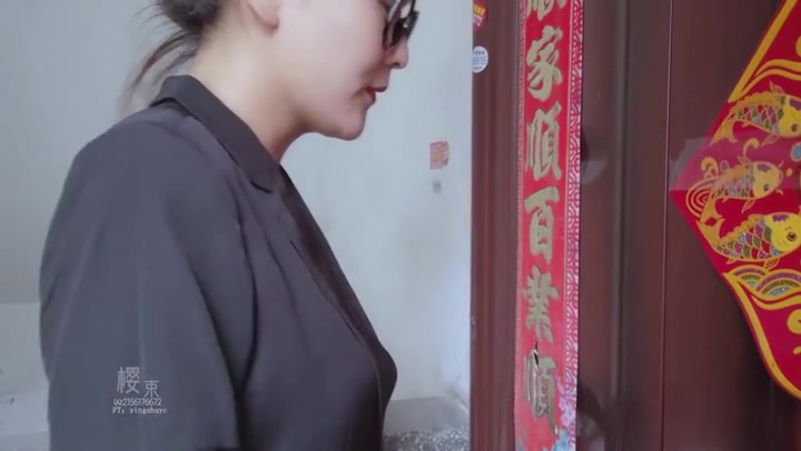 樱束原创 保险推销员（一）茵茵是一名保险推销员，为了保住自己的饭碗，强迫自己答应客户各种无理要求，来取悦客户 Preview 1