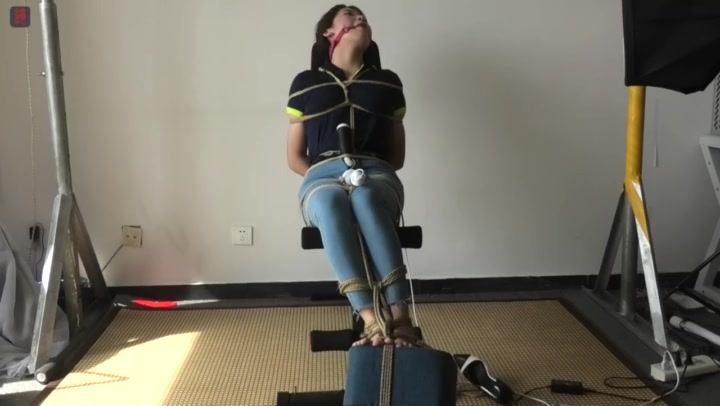 绳之韵 点点虐瑾瑜（下集）双棒+皮鞭+各种稀奇古怪的小工具，凳子缚虐 Preview 2