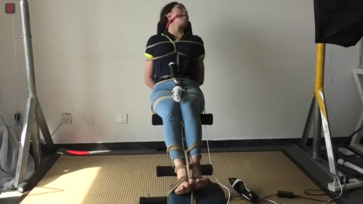 绳之韵 点点虐瑾瑜（下集）双棒+皮鞭+各种稀奇古怪的小工具，凳子缚虐 Preview 3