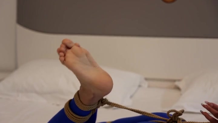 吴越绳艺 晴子长腿瑜伽少女痒刑与痛感游戏 Preview 3