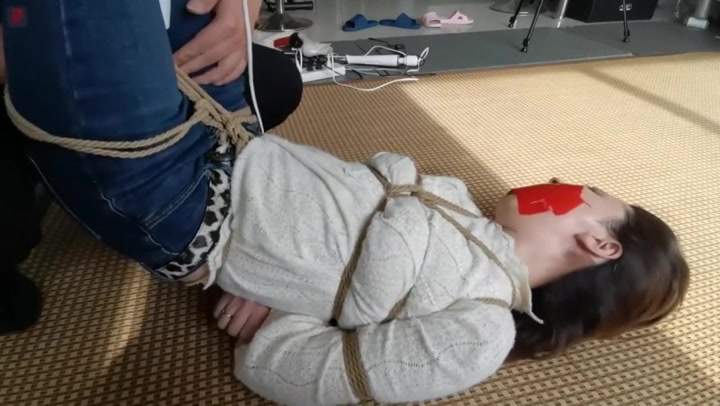 绳之韵 倒吊风骚美妇诗韵（下集）颠倒的世界和无尽欲望 Preview 1