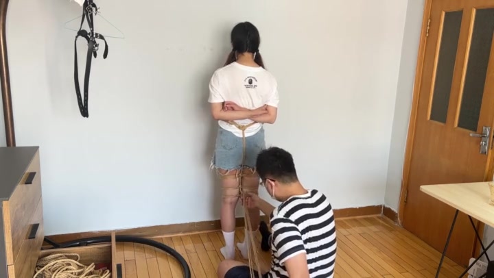 新妹子白棉袜超紧蛇缚驷马 Preview 1