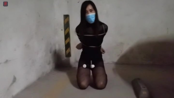 绳之韵 菲菲黑丝户外第二课（第二集）停车场的冒险TJ，捆绑行走、跪姿+跳跳+固定棒，两次遇险 Preview 2