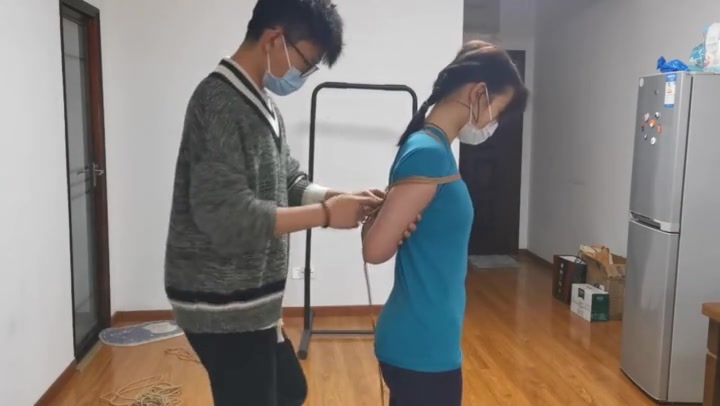 奥特曼 新妹子诗诗 脚尖碰到头顶的极限驷马 Preview 1