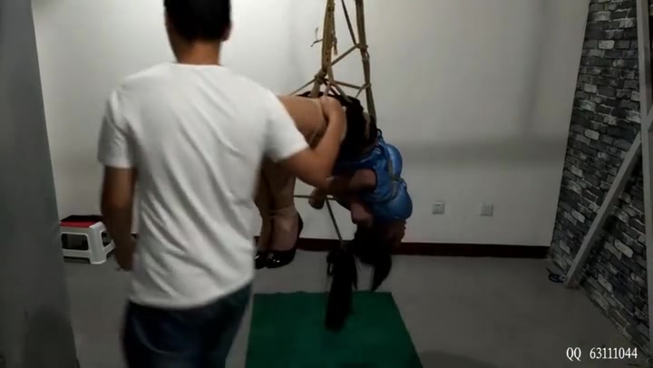 随心原创 露露刑讯 十五公斤连体重镣趟地 X架火字型 胸缚倒驷马悬吊 空中旋转鞭打 Preview 4