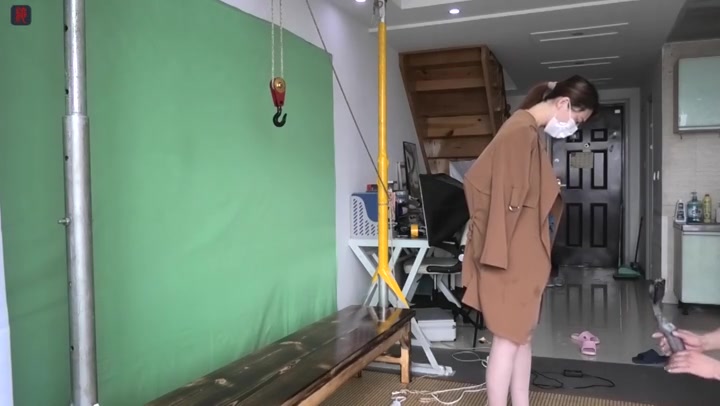 绳之韵 俏阿姨诗韵（下）孔雀蓝长裙捆绑，侵入式遥控佩戴外出 ，小区人很多，诗韵有点紧张啊 Preview 1