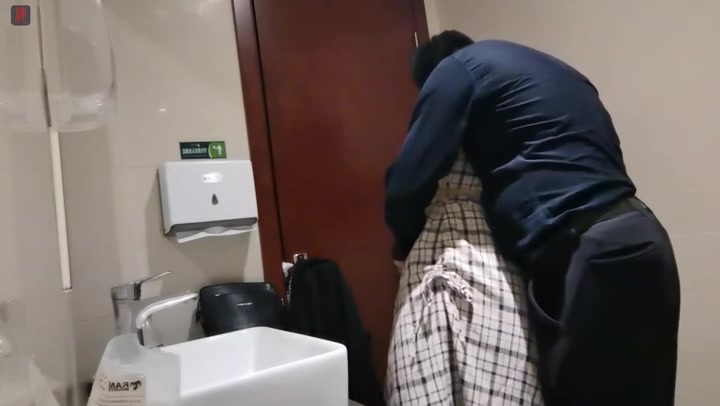 绳之韵 小绳奴小九妹，股绳押解，热闹的饭店，刺激的包间捆绑TJ，震动 Preview 2