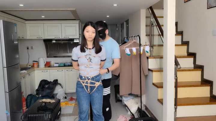 诗彤 龟甲股绳驷马捆绑 Preview 2