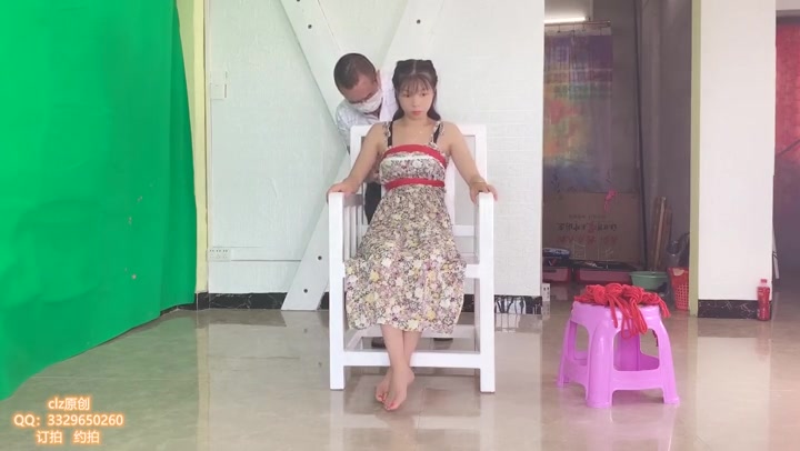 clz原创 女神群固定椅子上TK系列 回归后的思思太漂亮了，一双晶莹剔透的小脚 Preview 1