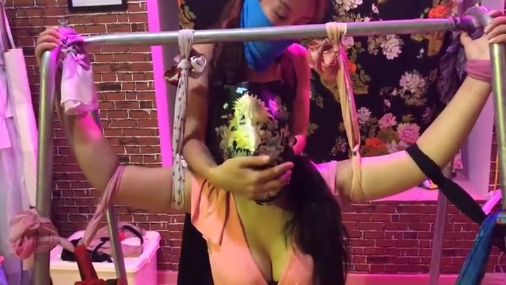 柔丝女皇 秋千架坐吊女M Preview 2
