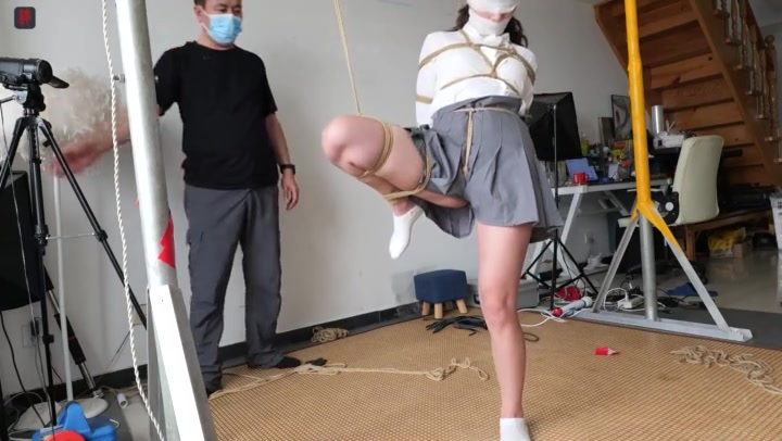绳之韵 美脚女孩小诺报道第一拍（第一集）JK白船袜、蒙眼封嘴片足吊 Preview 4