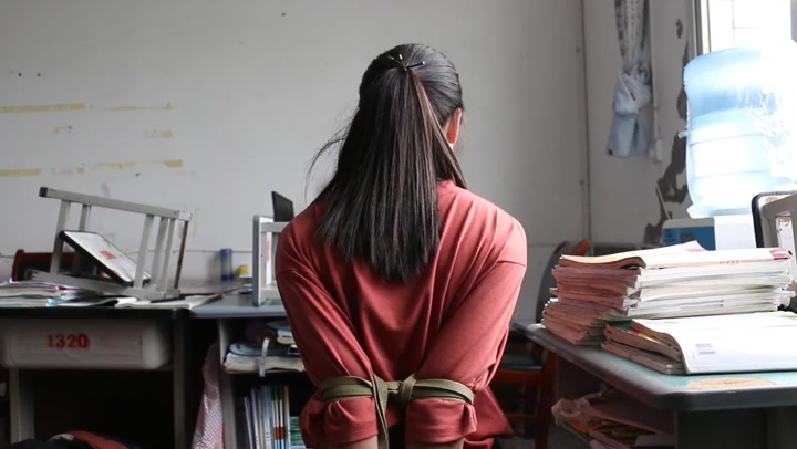 惩罚犯错学生欧式背诵古诗词 Preview 3