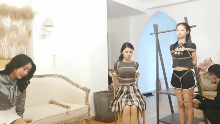 奥特曼 定拍珊珊、莞尔、小丁的捆绑惩罚游戏 Preview 2