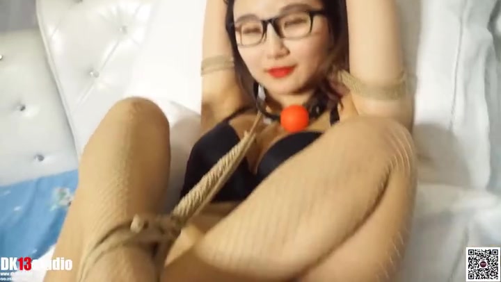 DK13美束 致敬曼玉 性感撩人的她，让虐女无数的我，也把持不住了！但她的“热情”使我无法抗拒 Preview 3