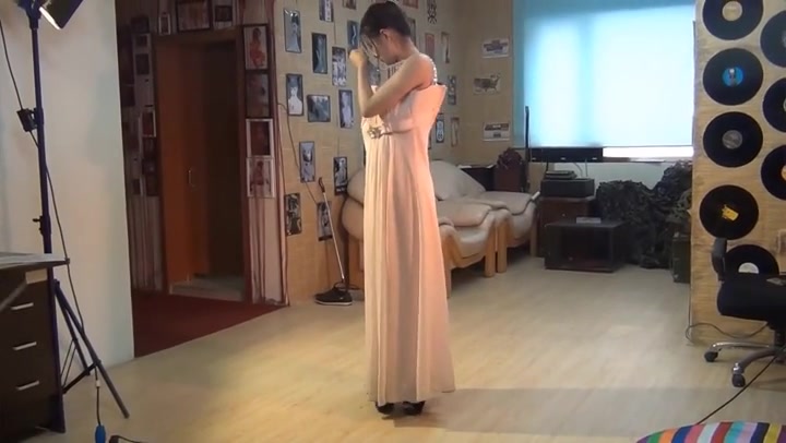 真实的经典_美女主播小丽室内遭遇快递劫持绳索捆绑 Preview 3