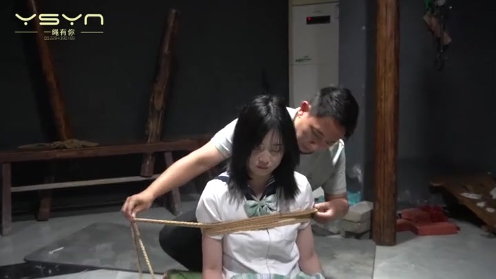 一绳有你 性感漂亮美女梅馨月 手铐驷马五花海老缚 Preview 3
