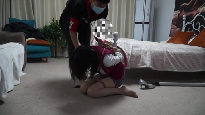 逍遥 定制走私d品的空姐 空姐柳洋走私d品被机长折磨泄愤 Preview 4