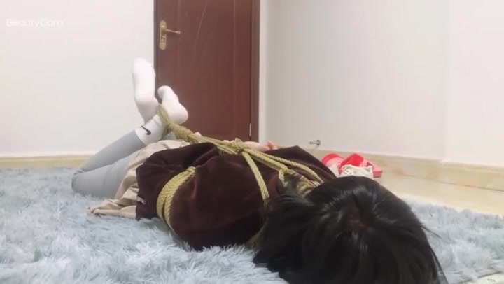 新月原创 雨涵妹妹 主动请绳缚身 白袜交叉驷马 Preview 3