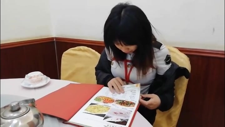 网友原创_以绳会友，女奴菲菲窒息与室外捆绑就餐 Preview 3