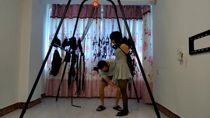 浅浅原创 带锁充气向右，乳夹向左，鼻锁向上，同好的推荐，果然是驯服m的好手段 Preview 3