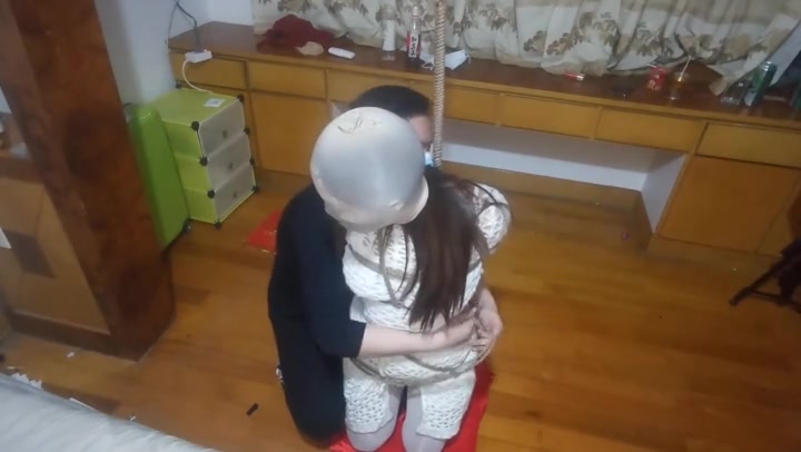 我的媳妇 第33弹、午夜邂逅、（双丝白袜+白网袜、悬吊、立驷马、电脚心、多次子夕、GC反复循环嗨到虚脱） Preview 2