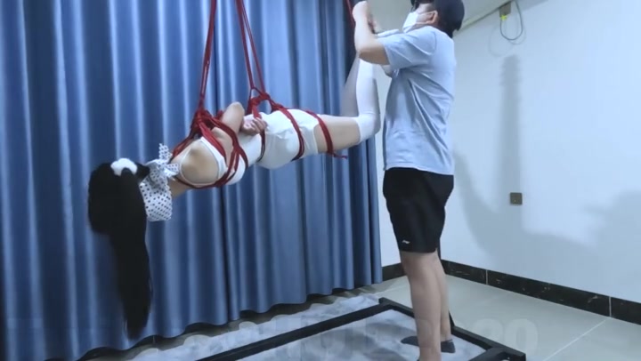 HUI 潼潼极限驷马被提起，操作失误，潼潼绝望叫停！ Preview 3