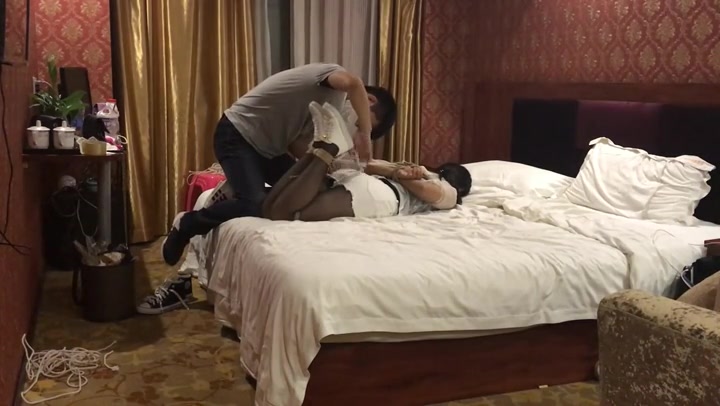 奥特曼也很酷 小萝莉黑丝白球鞋麻绳捆绑口球堵嘴 Preview 4