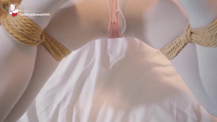 九尾少女 性感白丝女郎全身捆绑，M字开腿固定，玩具电击强制TJ，折腿吊缚折磨鞭打 Preview 4