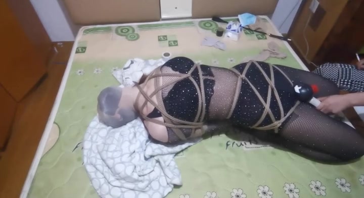 我的媳妇 第49弹、又来使坏了，在挨揍的道路上越走越远了。内内套头（超多次数QZGC） Preview 1