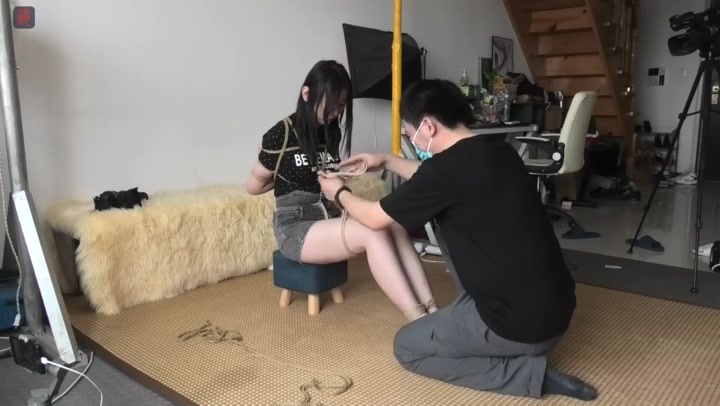 绳之韵 美少女周颖绳艺打工纪实（上集）绑了一个可爱的美腿小主持 Preview 3