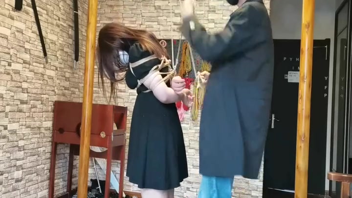 一绳所爱 仙仙体验捆绑后囚禁在笼子里 Preview 3