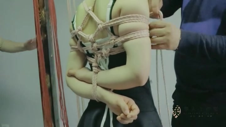 象人原创 露脸新人小O试镜-身体拉到极限弓起的驷马研究（女仆装，肉丝，勒嘴） Preview 2