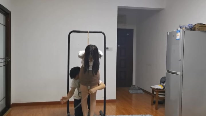 奥特曼 定拍兔兔放置（上集）直臂后手吊难受的姿势 大口球堵嘴 Preview 4