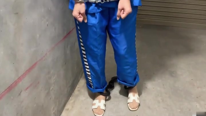 zhangyan 洋洋囚服镣铐 Preview 2