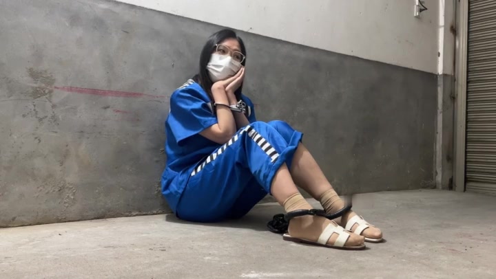 zhangyan 洋洋囚服镣铐 Preview 4