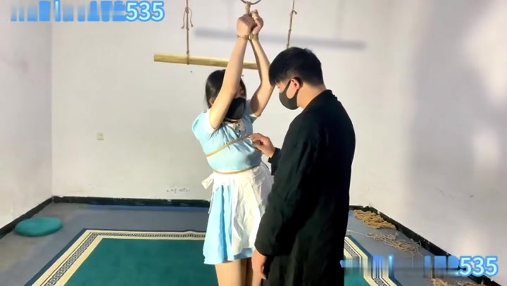 山鬼 18岁小妹妹被训化k9，遛狗，服务，抽打 Preview 4