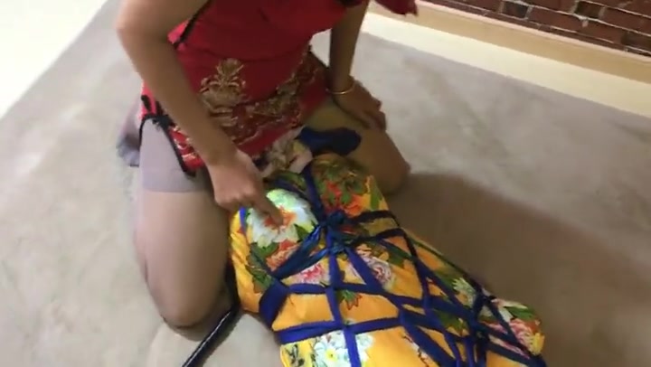 柔丝女皇 漂亮的真丝袋子套捆小美眉 Preview 4