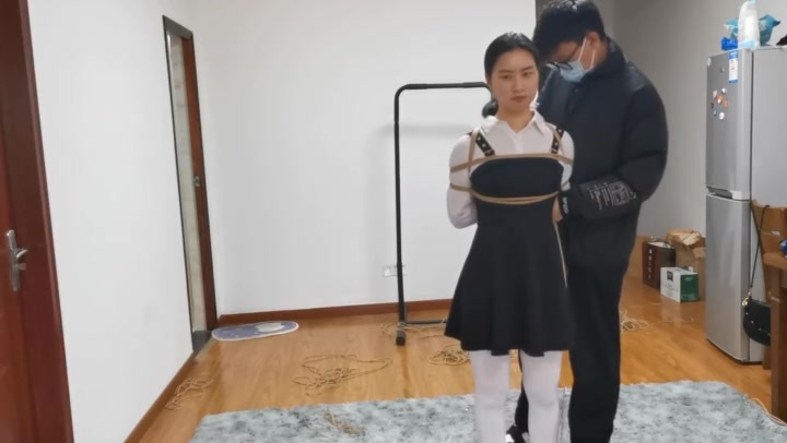 奥特曼 要和诗诗比谁更加软的新妹子 Preview 1