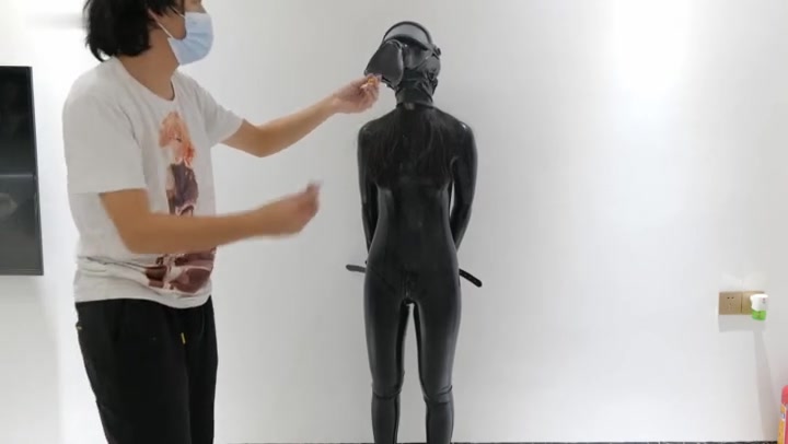 小萌同学 latex超紧贴乳胶衣，恋物癖患者的福音，防毒面具戴好 这样娇喘声就会变大 Preview 2