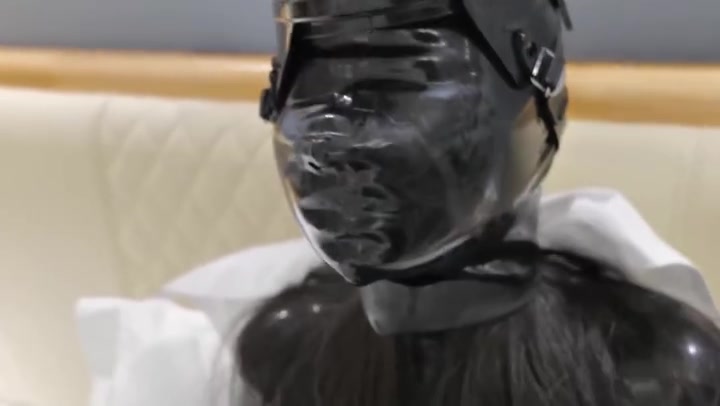 小萌同学 latex超紧贴乳胶衣，恋物癖患者的福音，防毒面具戴好 这样娇喘声就会变大 Preview 4