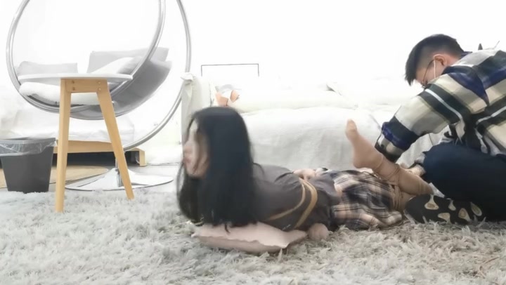 奥特曼 莞尔驷马紧缚 嘴里塞个柠檬 Preview 3