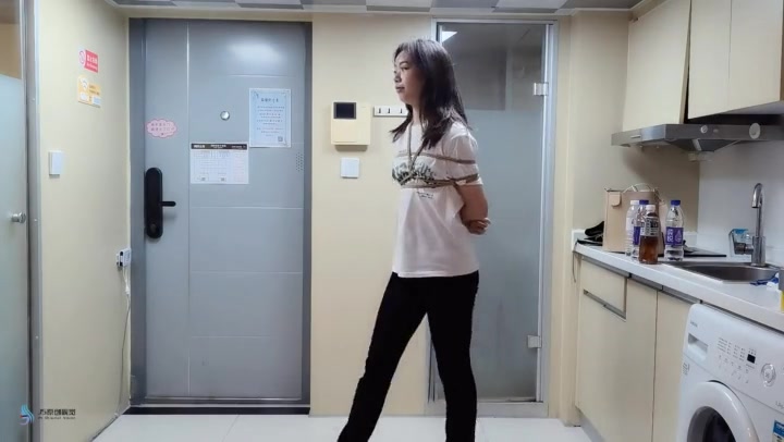 舞蹈生妹子首次体验日式捆绑 Preview 4